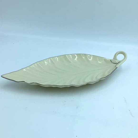 Two Lenox Leaf Shaped Serving Dishes - Picture 10 of 12